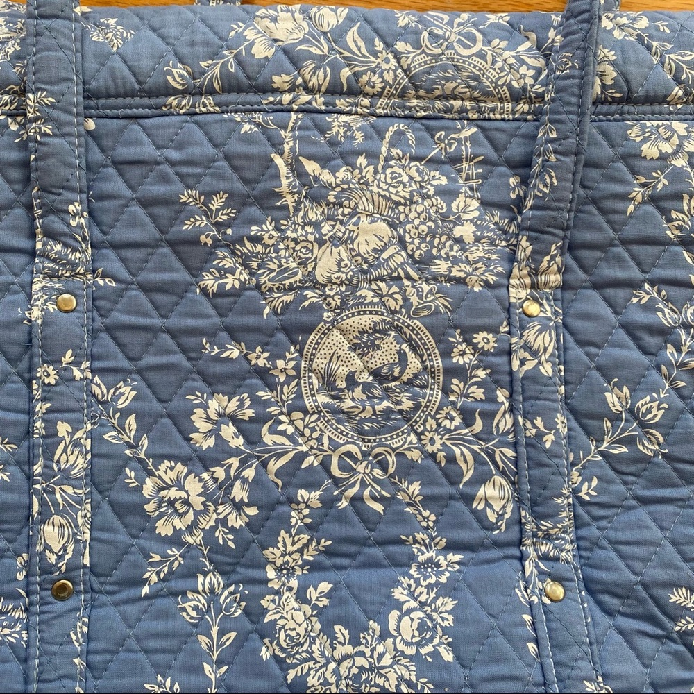 Isabella’s Journey quilted travel bag - Picture 5 of 11